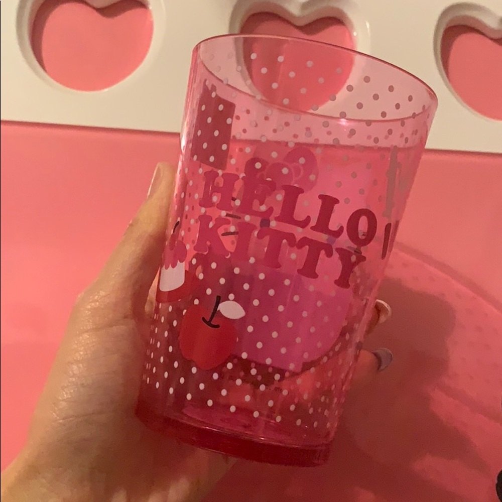 Hello Kitty Cup - Picture 3 of 3